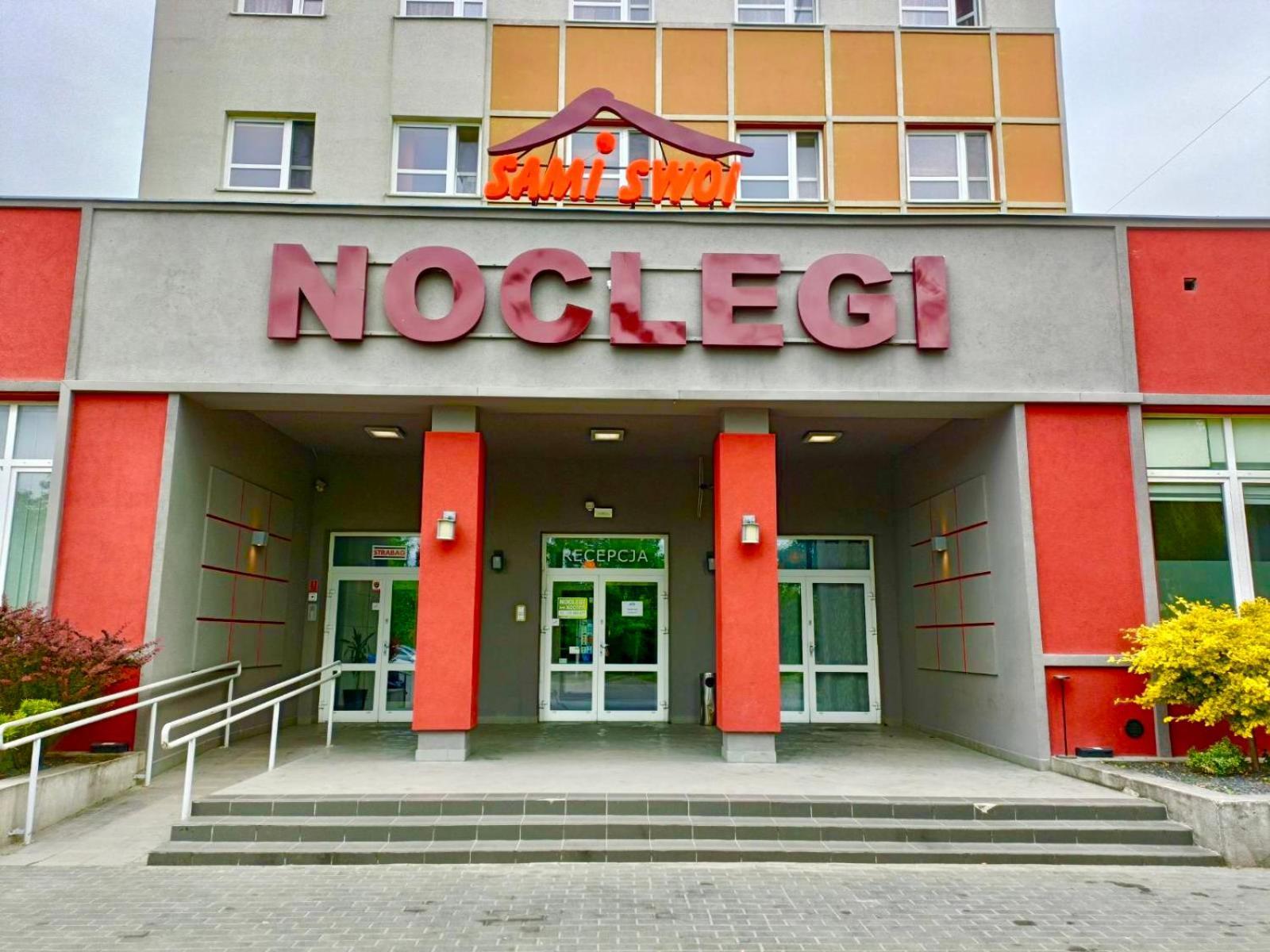 Sami Swoi Kutno Hostel Exterior foto